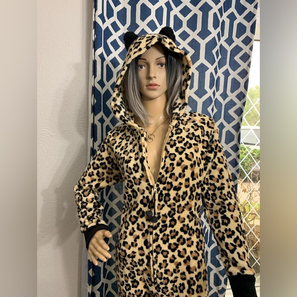 Leopard Fleece Jumpsuit with cat ears - Picture 4 of 6